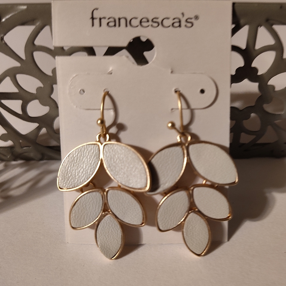 Francesca's Collections White and Gold Leaf Cluster Dangle Earrings - Picture 1 of 2